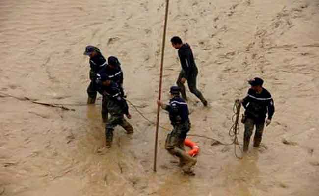 تدخلات الحماية المدنية تنقذ 48 شخصا و تخرج مركبات عالقة إثر التقلبات الجوية