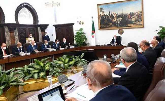 مجلس الوزراء يدرس و يناقش في اجتماع خاص مشروع القانون الجديد للاستثمار