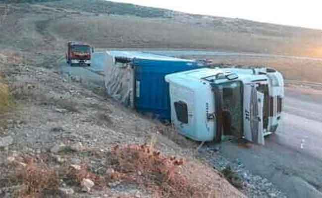 مصرع طفلة و إصابة 5 أشخاص آخرين في حادث مرور بباتنة