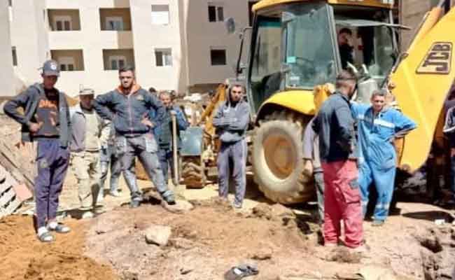 مصرع عامل انهار عليه التراب أثناء حفر قنوات الصرف ببناية سكنية بالشلف