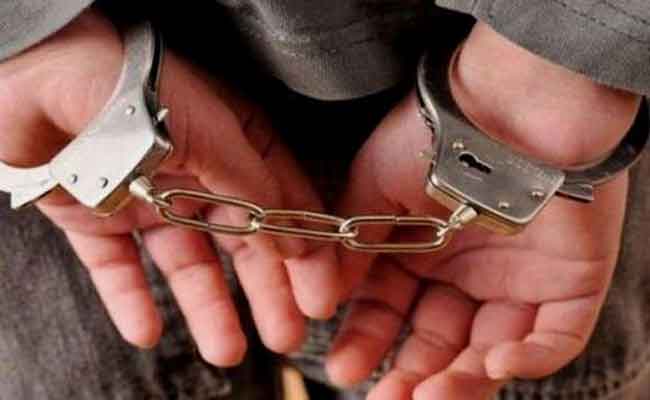 سطو مجموعة من الأشخاص على أسلحة نارية و ذخيرة من منزل تسعيني بجيجل