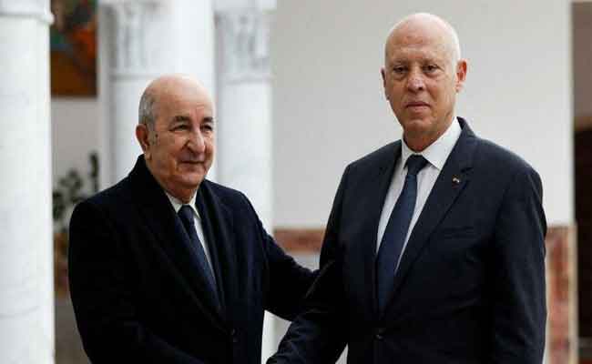 تبون يجري مكالمة هاتفية مع نظيره التونسي