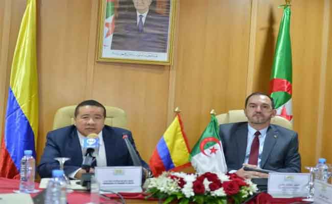 تنصيب مجموعة الصداقة المفتوحة الجزائرية الكولومبية