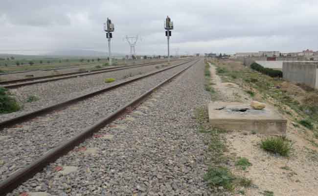 قطار لنقل المسافرين ينهي حياة ثمانيني بسيدي بلعباس