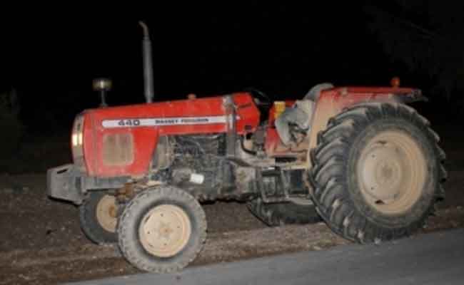 جرار ينهي حياة طفل بالشلف