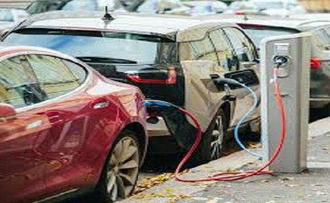 الشحن الذكي يساهم في التقليل من انبعاثات السيارات الكهربائية...