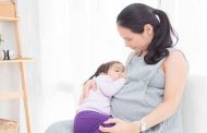 الحمل ممكن أثناء الرضاعة الطبيعية...و5 أعراض تدلّ عليه