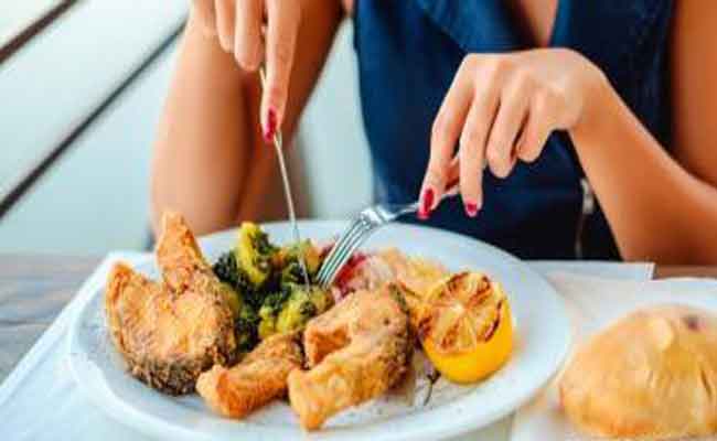 الأطعمة المقلية تضرّ كثيراً بصحتكِ خلال الحمل…لماذا يجب أن تتجنّبيها؟