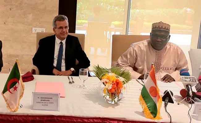 بن بوزيد يؤكد من النيجر على ضرورة رفع مستوى علاقات الشراكة بين البلدين
