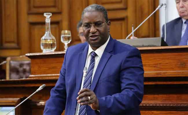 الحكم على وزير السياحة الأسبق عبد القادر بن مسعود بـ 3 سنوات حبسا نافذا