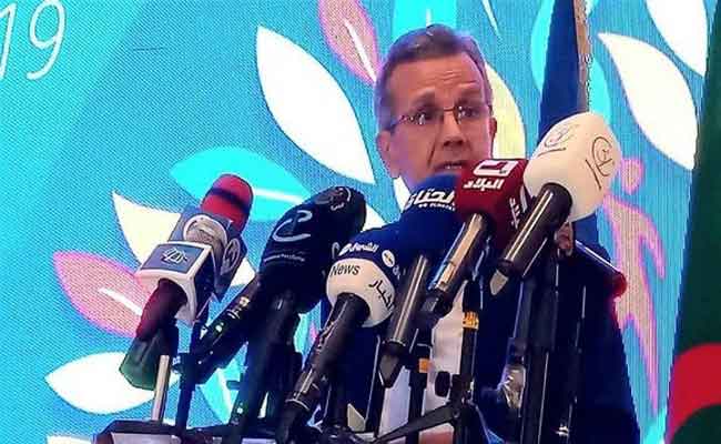 إشادة بن بوزيد بدور المجتمع المدني في مواجهة جائحة كورونا