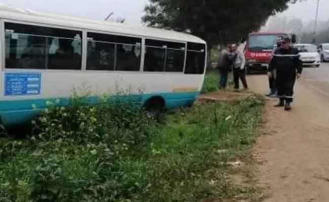 عراك بين نسوة داخل حافلة يتسبب في انقلابها و إصابة 27 شخصا بسكيكدة