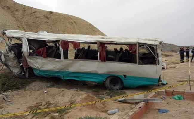 انقلاب حافلة يخلف 3 قتلى و 17 مصابا بشاطئ السبيعات بعين تموشنت