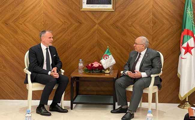 استقبال لعمامرة للمدير التنفيذي لمبادرة إدارة الأزمات الفنلندي