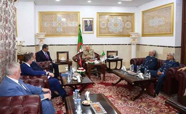 استقبال شنقريحة للمدير العام للشركة الروسية “روزوبورون إكسبورت”