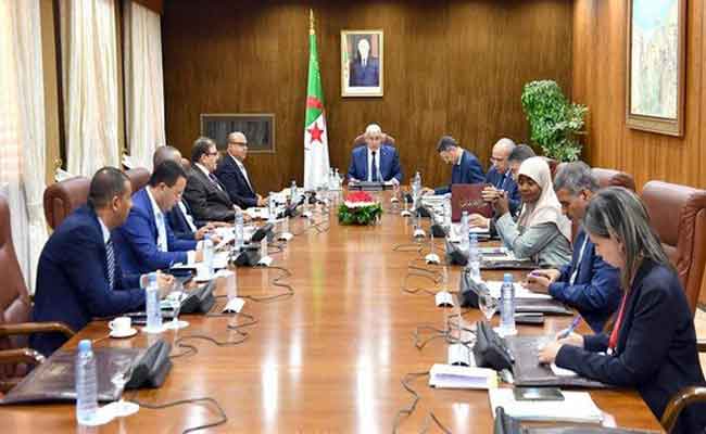 إطلاع مكتب المجلس الشعبي الوطني على طلب الوزير الأول بتمديد الدورة البرلمانية العادية