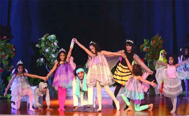 عشرفرق مسرحية تتنافس على جوائز المهرجان الوطني العاشرلمسرح الطفل بخنشلة…