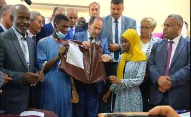 وزير التربية بلعابد يعطي إشارة انطلاق امتحان البكالوريا من ولاية أدرار