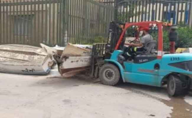 رفع حطام السفن المهملة بموانئ ولاية الشلف
