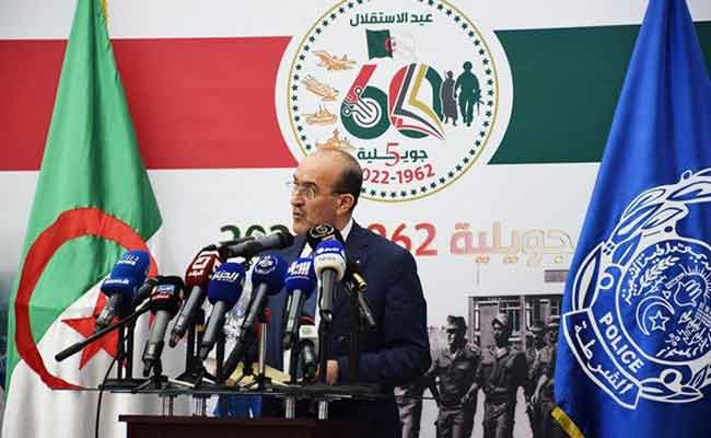 إشادة وزير الداخلية بمسار التطور و الاحترافية الذي بلغته الشرطة الجزائرية