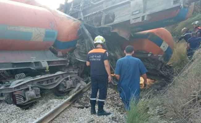 استرجاع 300 طن من قطار السلع الذي انحرف عن مساره بالأخضرية بالبويرة