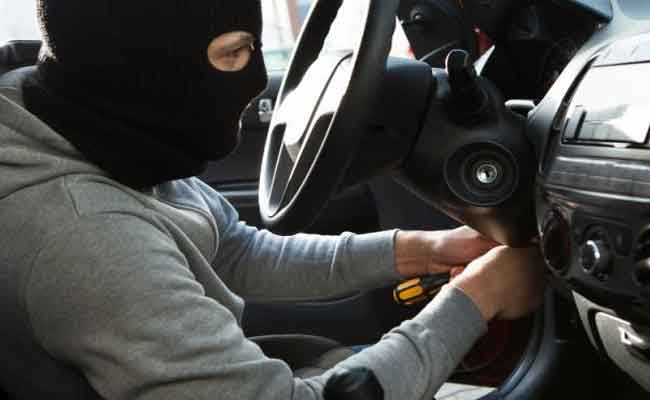 الإطاحة بشبكة إجرامية تحترف السطو على سيارات المحاميات بعين الدفلى