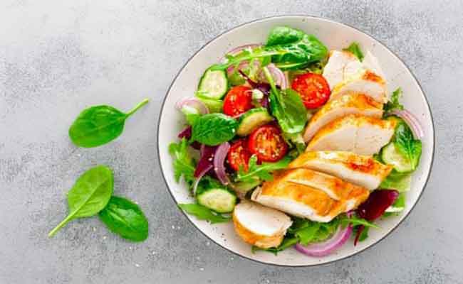 سلطة الحلوم للرجيم خفيفة ولذيذة…وطريقة تحضيرها ولا أسهل!