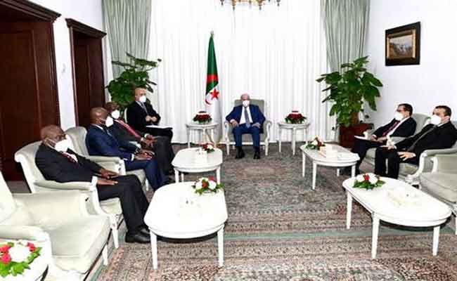 استقبال تبون لوزير الدولة للموارد البترولية لجمهورية نيجيريا ووزير البترول والطاقة لجمهورية النيجر