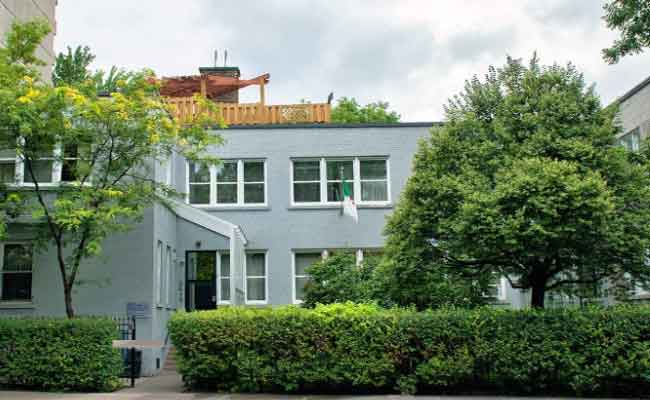 قنصلية الجزائر في مونتريال تخرج عن صمتها في قضية الفيديو الذي بثه مواطن يشكو من سوء المعاملة