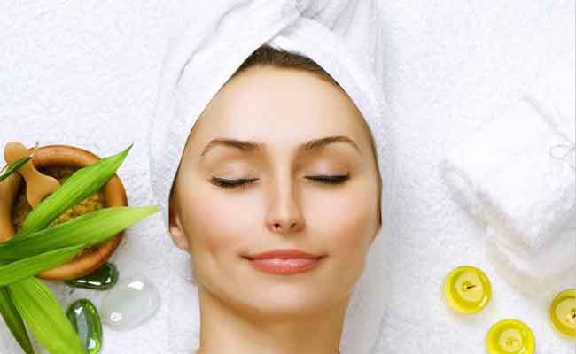 الدليل الكامل للعناية بالبشرة خلال الدورة الشهرية!