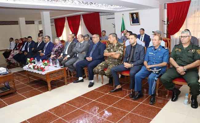 وزير الأشغال العمومية يدعو إلى إعداد دراسة لحل مشكل النقطة السوداء بمنحدر “لقرمي” بالبيض