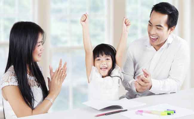 كيف ينعكس مدح الطفل على شخصيته ونفسيته؟