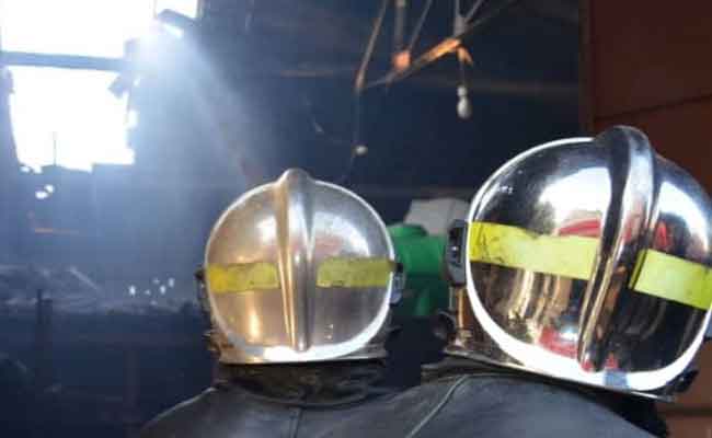 نشوب حريق في مستودع مؤسسة “ورشات الجزائر”