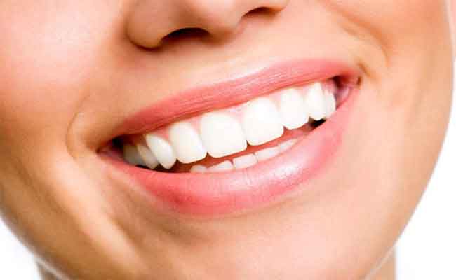 هل تريدين تجنّب خطوط الابتسامة؟ نكشف لكِ العوامل المسبّبة لها