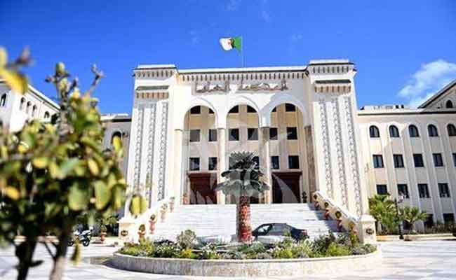 انتخاب وتنصيب أعضاء المكتب الدائم للمجلس الأعلى للقضاء