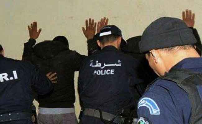 محاربة الجريمة : توقيف 8 أشخاص وحجز أسلحة بيضاء بحسين داي بالعاصمة