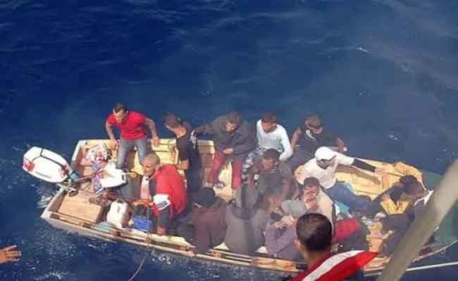 تفكيك شبكة إجرامية تحترف الهجرة غير الشرعية و توقيف 12 شخصا ببومرداس