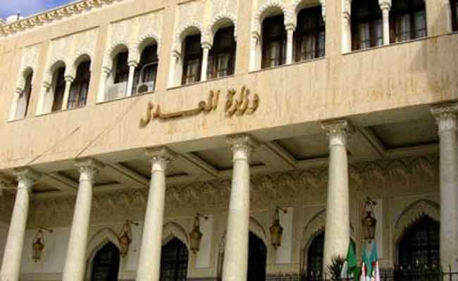 فتح تحقيقات قضائية ضد مجهولين في قضية حرائق الغابات