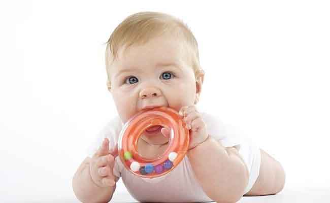 كيف تتعاملين مع ظاهرة العضّ عند طفلكِ؟