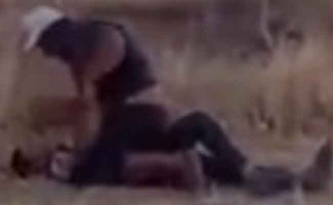 توقيف الفلاح “بطل” الفيديو المتداول الذي يعتدي بوحشية على طفل