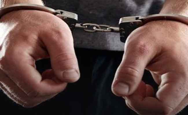 توقيف مسبوق قضائيا يحترف سرقة هواتف المصطافين بسكيكدة