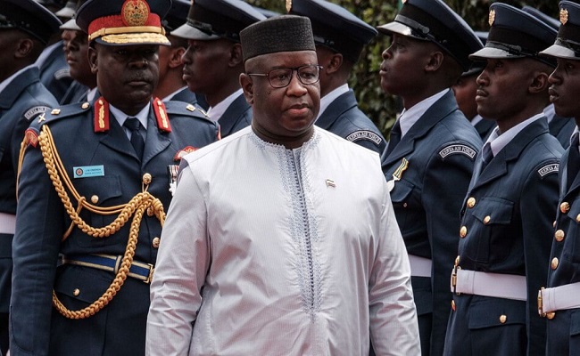 رئيس سيراليون يتهم المعارضة بالتمرد