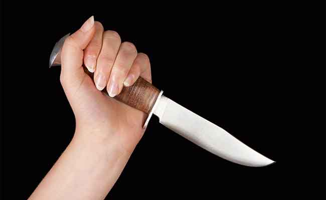 مراهقة تنهي حياة والدها بطعنة قاتلة بوهران