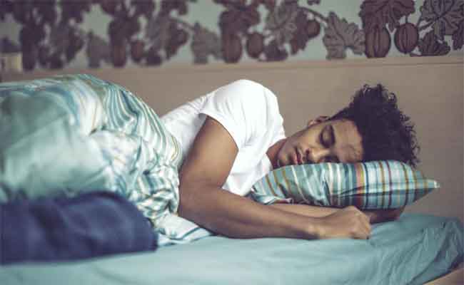 لماذا يشعر الرجل بالنعاس بعد الجنس؟