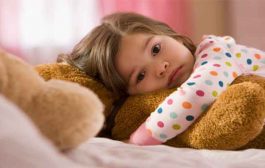 ما الذي يسبّب صعوبة النوم عند طفلكِ؟