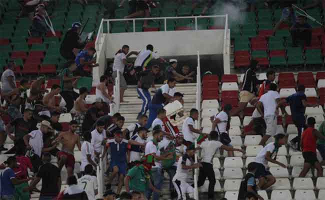 حبس 19 متورطا في أحداث الشغب عقب مباراة أمل الأربعاء-مولودية الجزائر