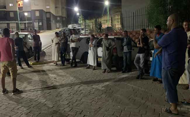 انقطاع الماء لأيام يخرج سكان حي العقيد محمد شعباني بعدل 3746 مسكن دويرة للإحتجاج