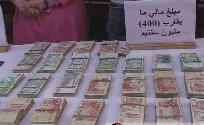 الإطاحة بشبكة إجرامية تحترف النصب على الأشخاص بهدف حصولهم على تأشيرات