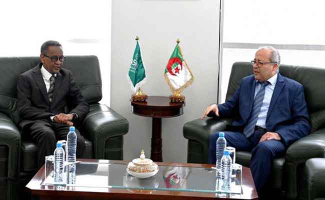 استقبال بوسليماني للمدير العام لاتحاد إذاعات الدول العربية لمناقشة تحضيرات القمة العربية