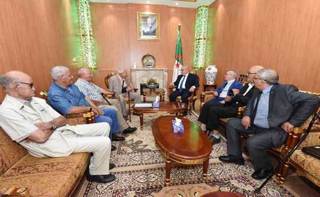 استقبال وزير المجاهدين لرئيس الجمعية الوطنية لكبار معطوبي ثورة التحرير الوطني